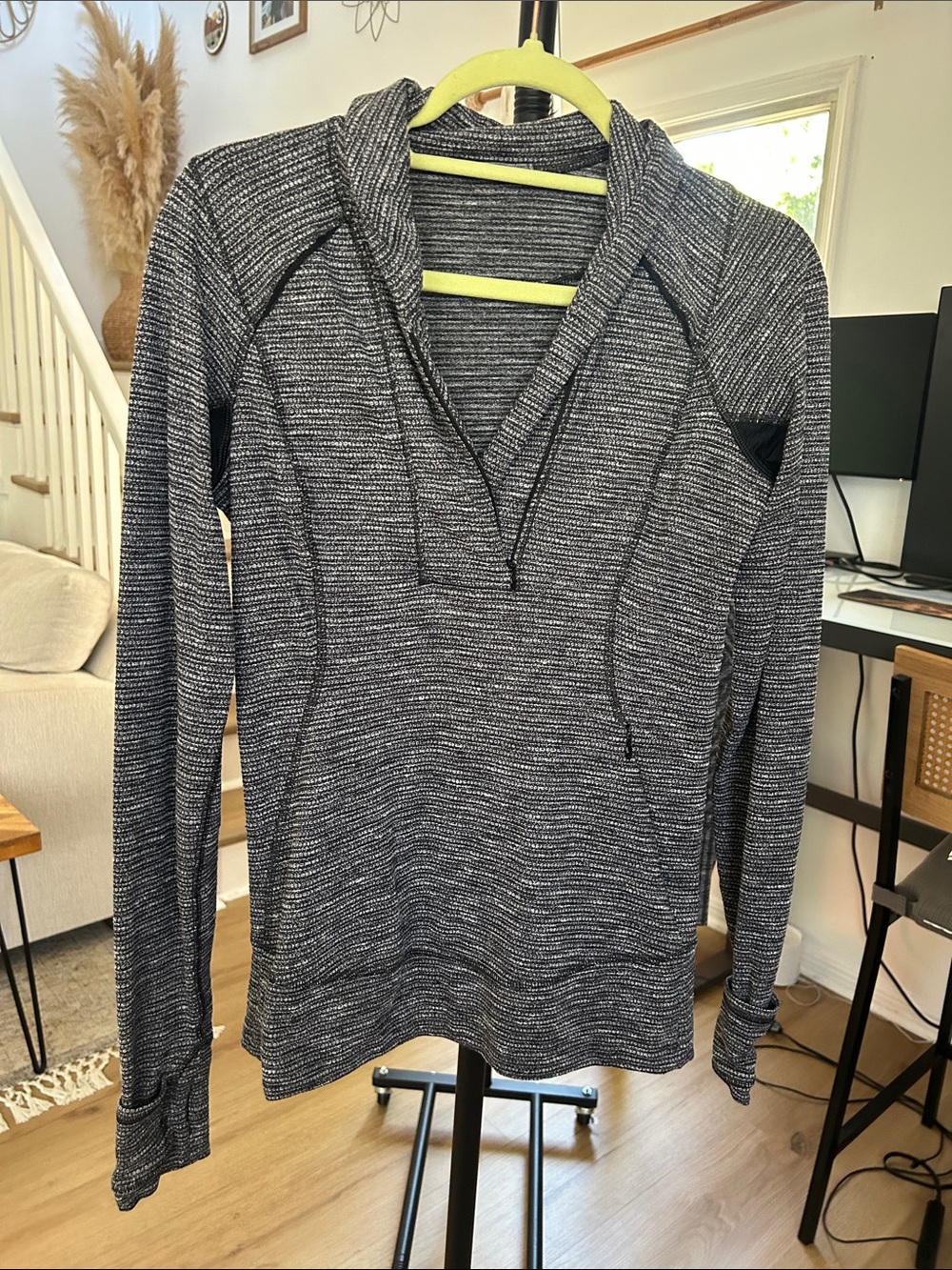 Lululemon Quarter Zip. Size 6. PTP 16.5”